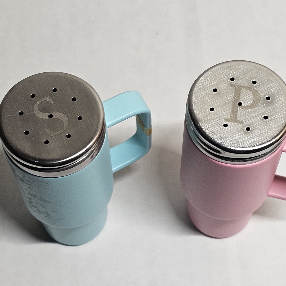 Miniature Drinking Cups Salt And Pepper Shakers . Blue and Pink Travel Mugs - Picture 3 of 4